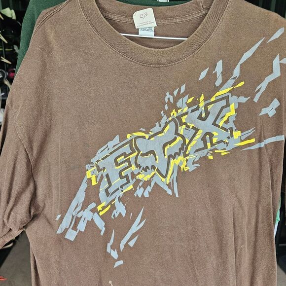 Yellow and Brown Short Sleeve Tee with Abstract Graphic - Picture 2 of 4